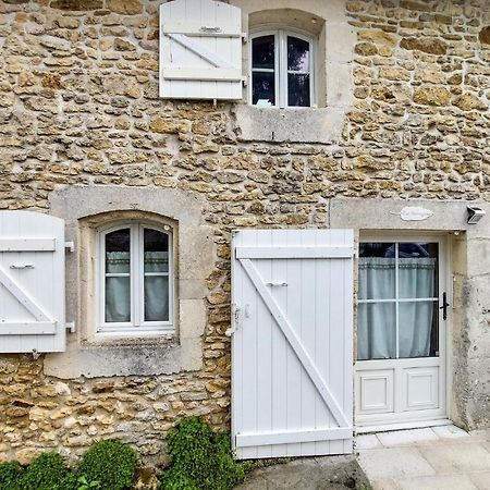 1 Bedroom Lovely Home In Taillant Exterior foto